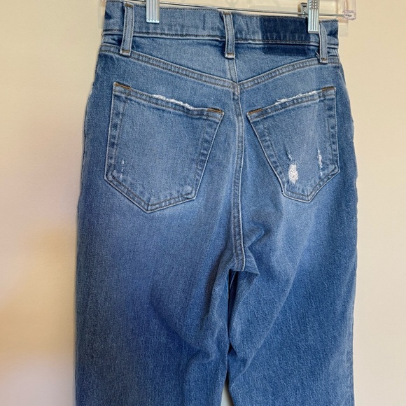 Women’s Abercrombie & Fitch Criss Cross 90’s Straight High Rise Jeans - Picture 5 of 9